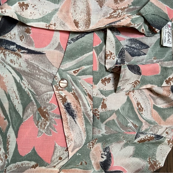 Vintage D’Allaird’s Floral Button Up Shirt - Picture 13 of 14
